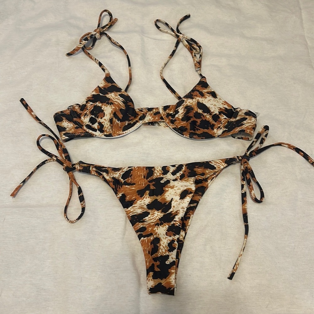 Cheetah Print Underwire Bikini Size Small